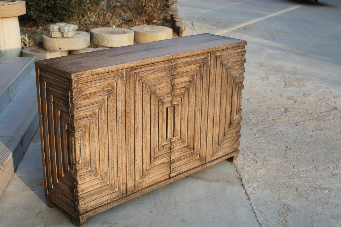 Saint Entrance Sideboard