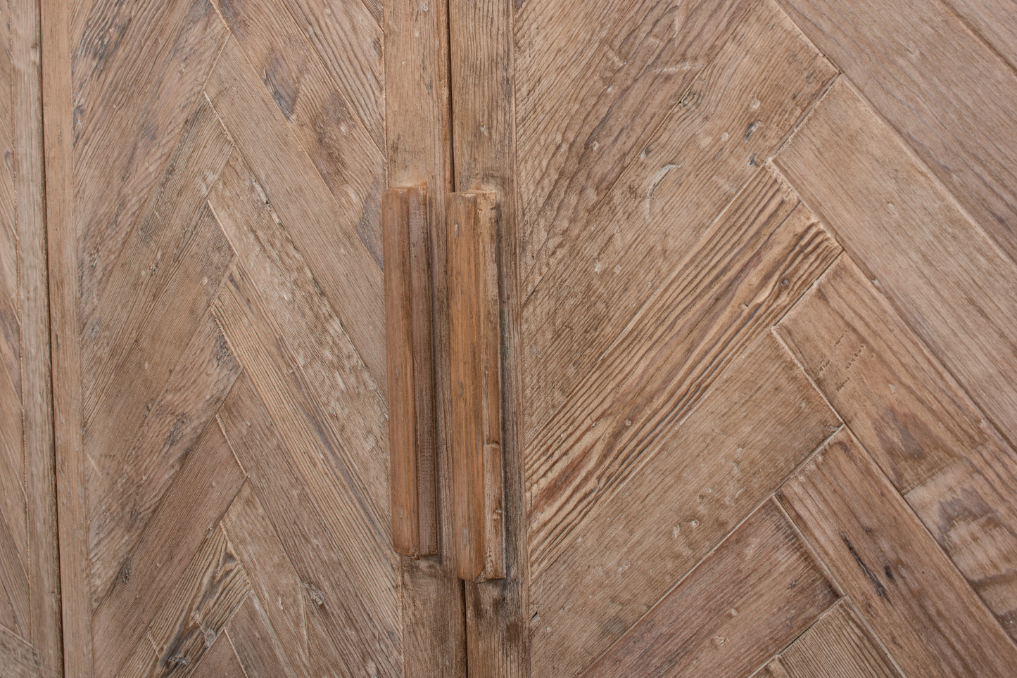 Hollis 4 Door Sideboard, Antique White