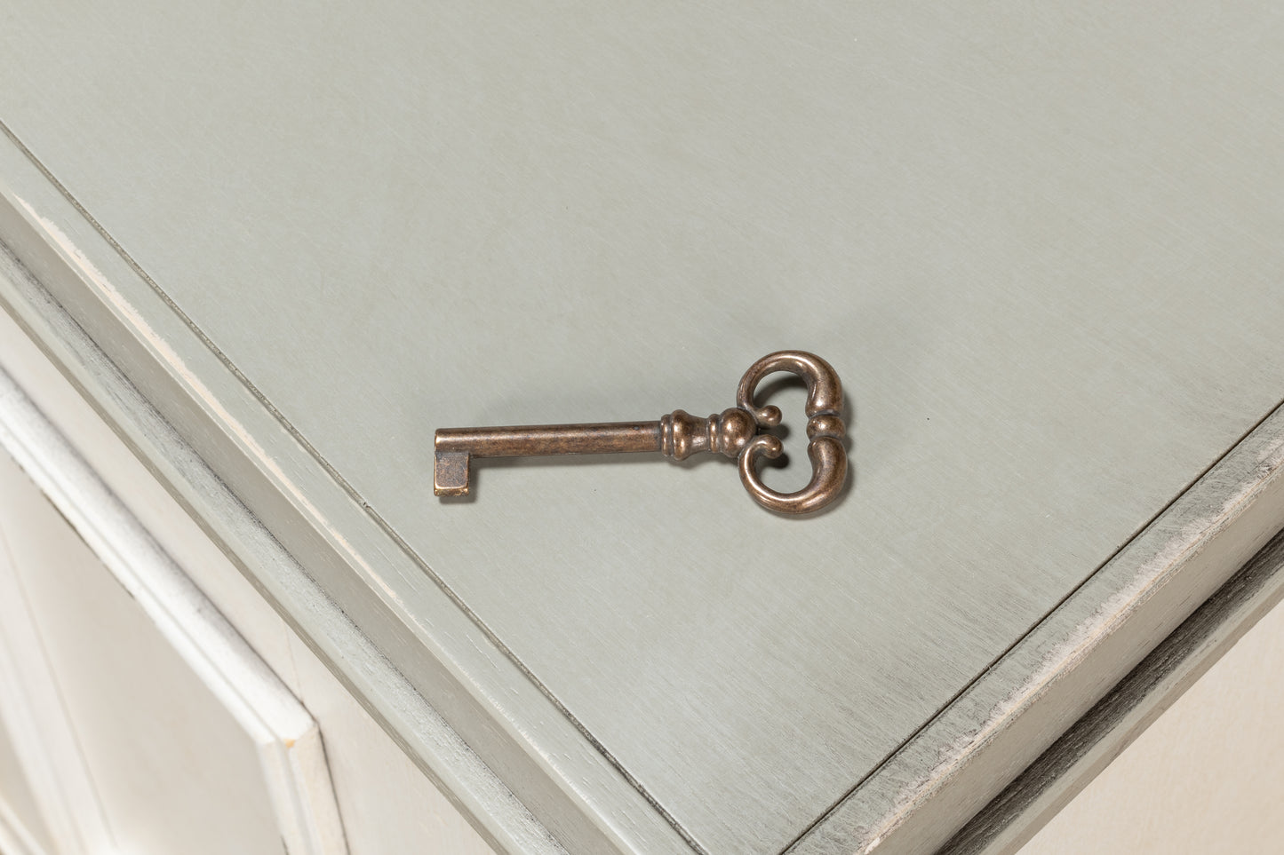 Louis Xvi Buffet, White/White, Gray Quartz