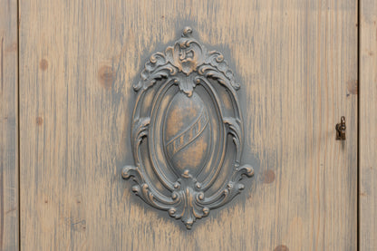 Crested Wall Cabinet, Carmine Legno Tran